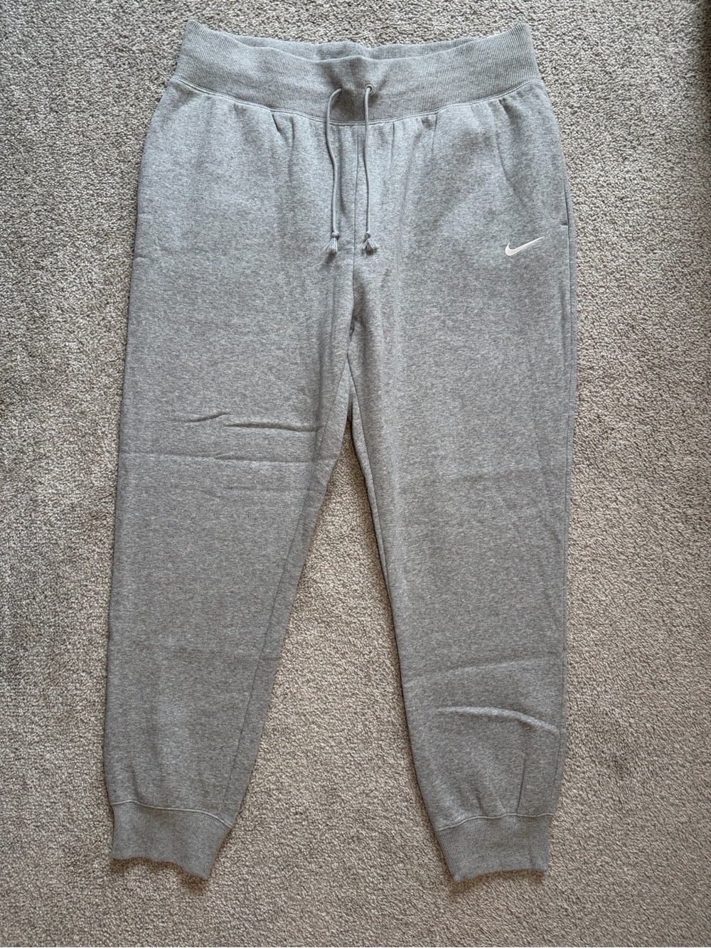 Nike Gray High Rise Standard Fit Sweatpants